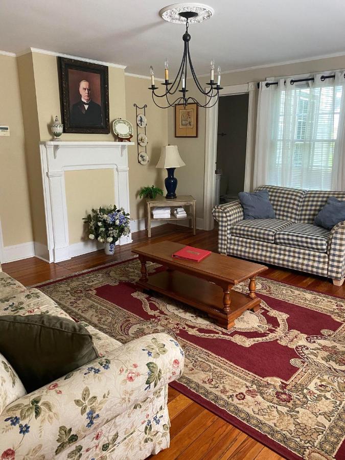 Отель Historic Rosemont Manor Berryville Экстерьер фото