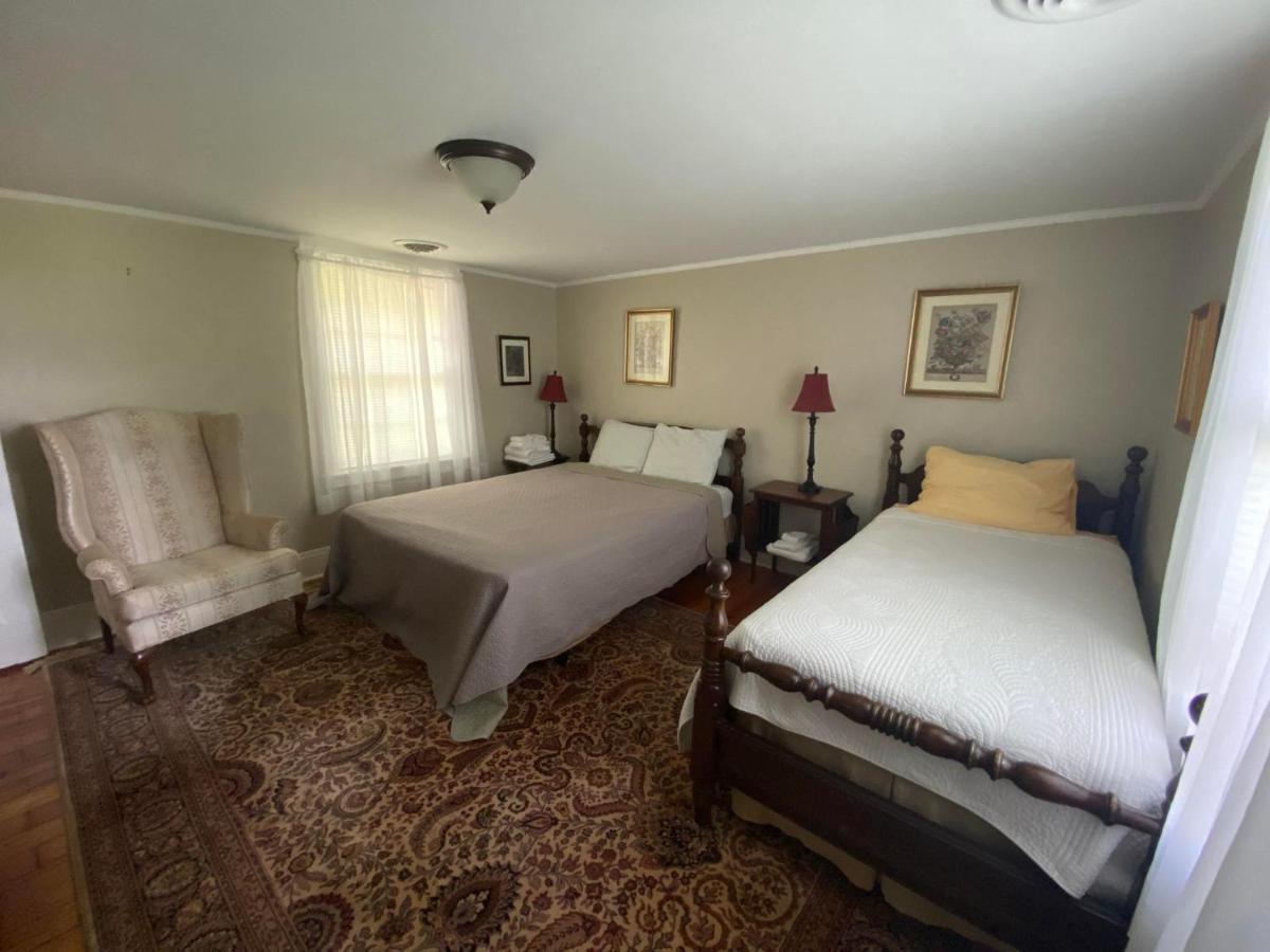 Отель Historic Rosemont Manor Berryville Экстерьер фото