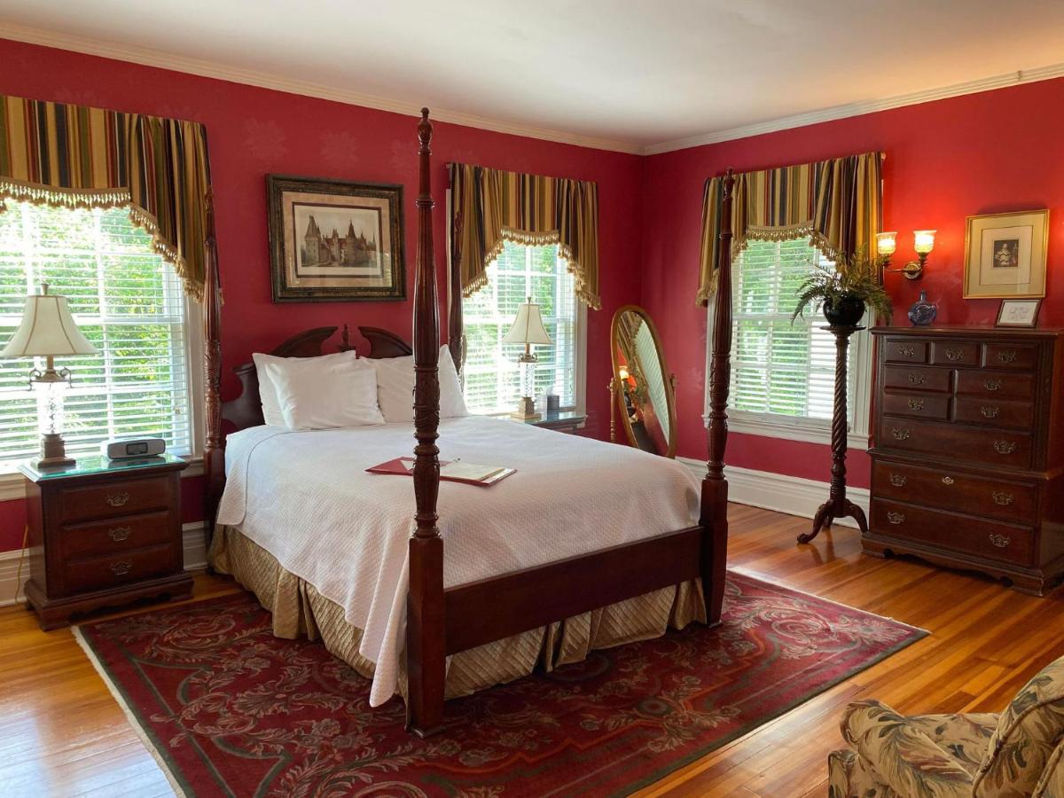 Отель Historic Rosemont Manor Berryville Экстерьер фото