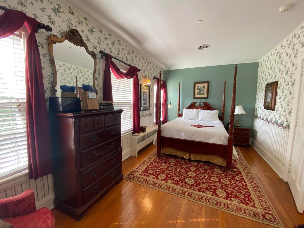 Отель Historic Rosemont Manor Berryville Экстерьер фото