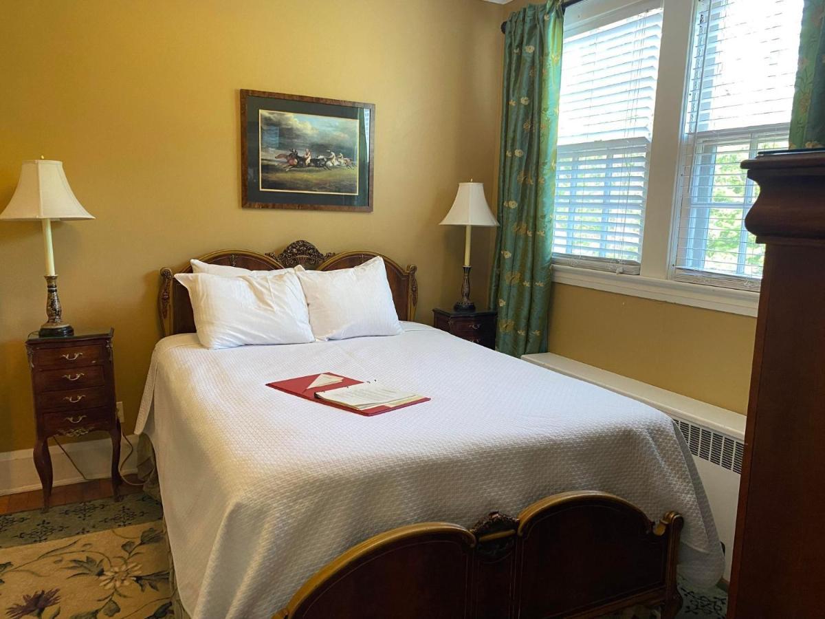 Отель Historic Rosemont Manor Berryville Экстерьер фото